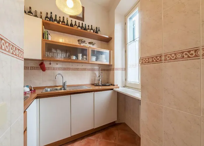 Domus Aurea & Colosseo Sweet Flat Apartment