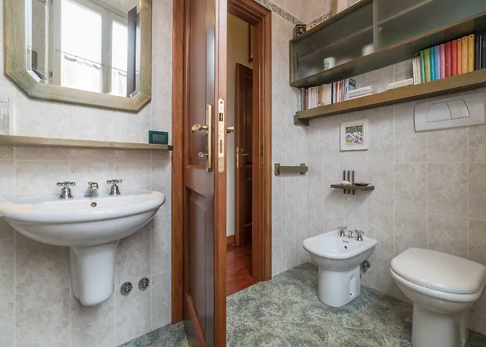 Domus Aurea & Colosseo Sweet Flat * Rome